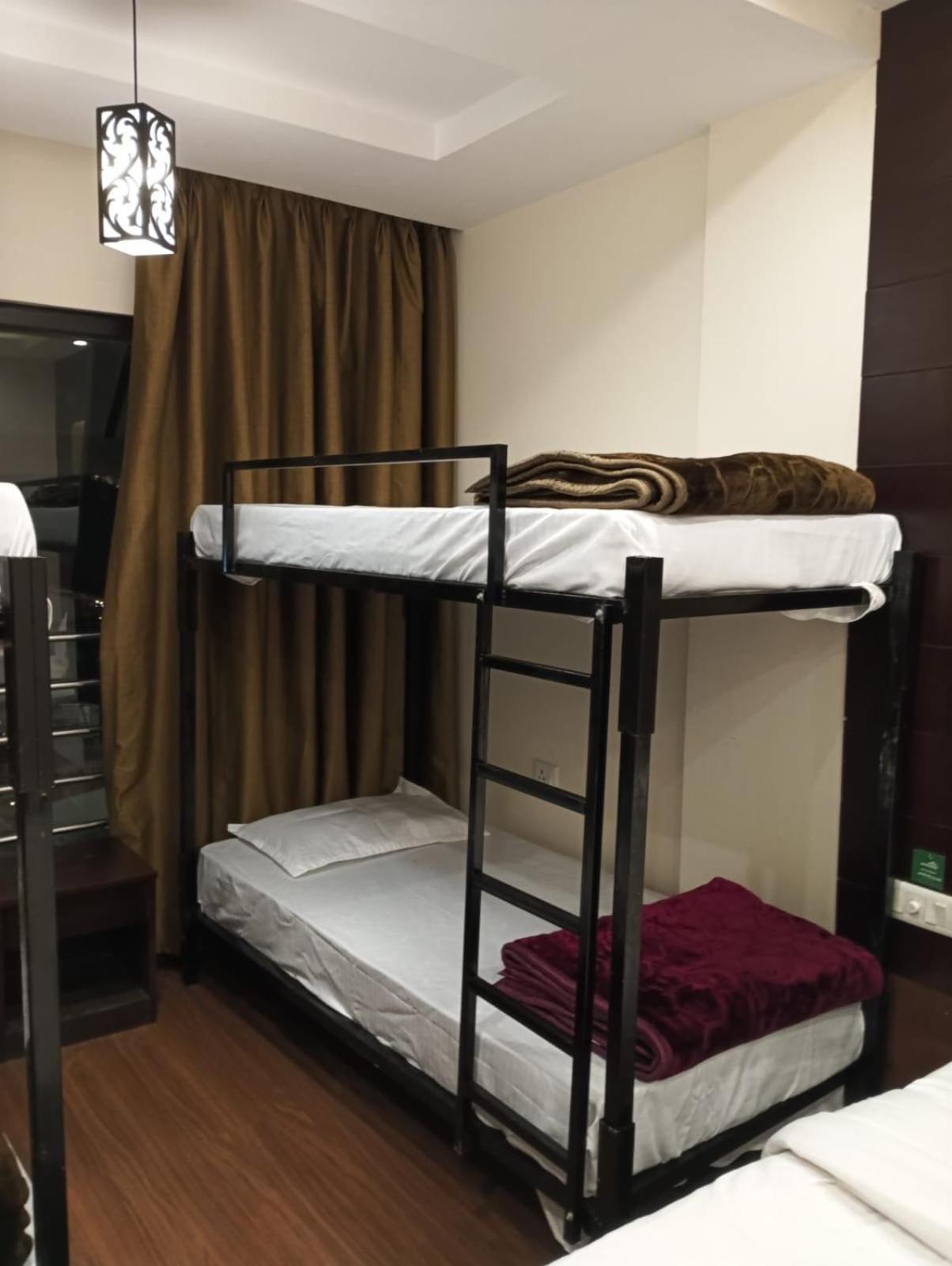 The Bunkk Inn Hotel & Restaurant Масурі Екстер'єр фото