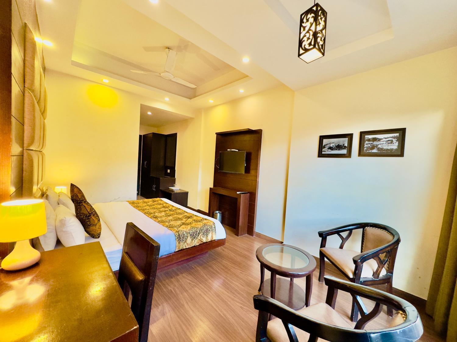 The Bunkk Inn Hotel & Restaurant Масурі Екстер'єр фото