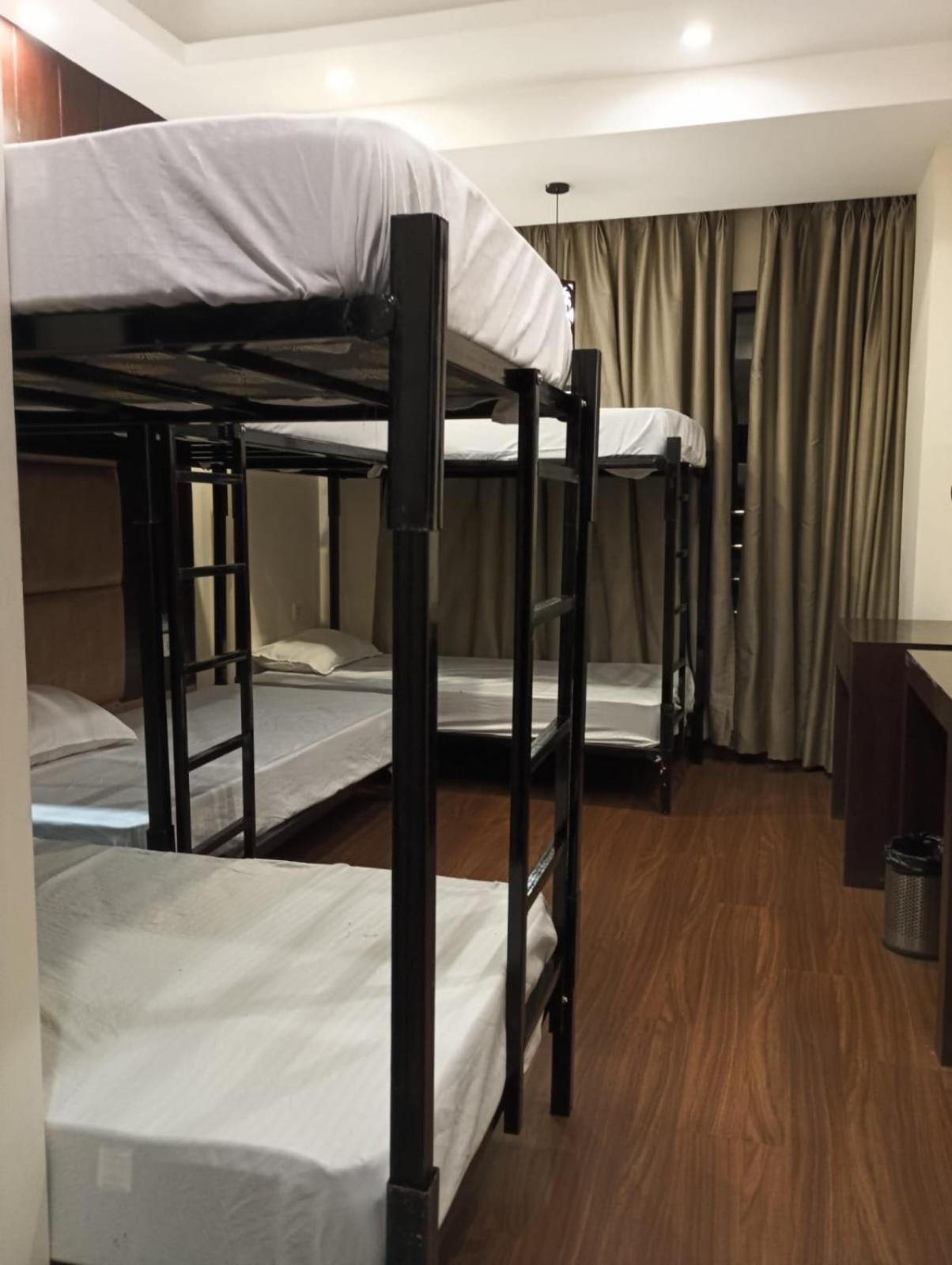 The Bunkk Inn Hotel & Restaurant Масурі Екстер'єр фото